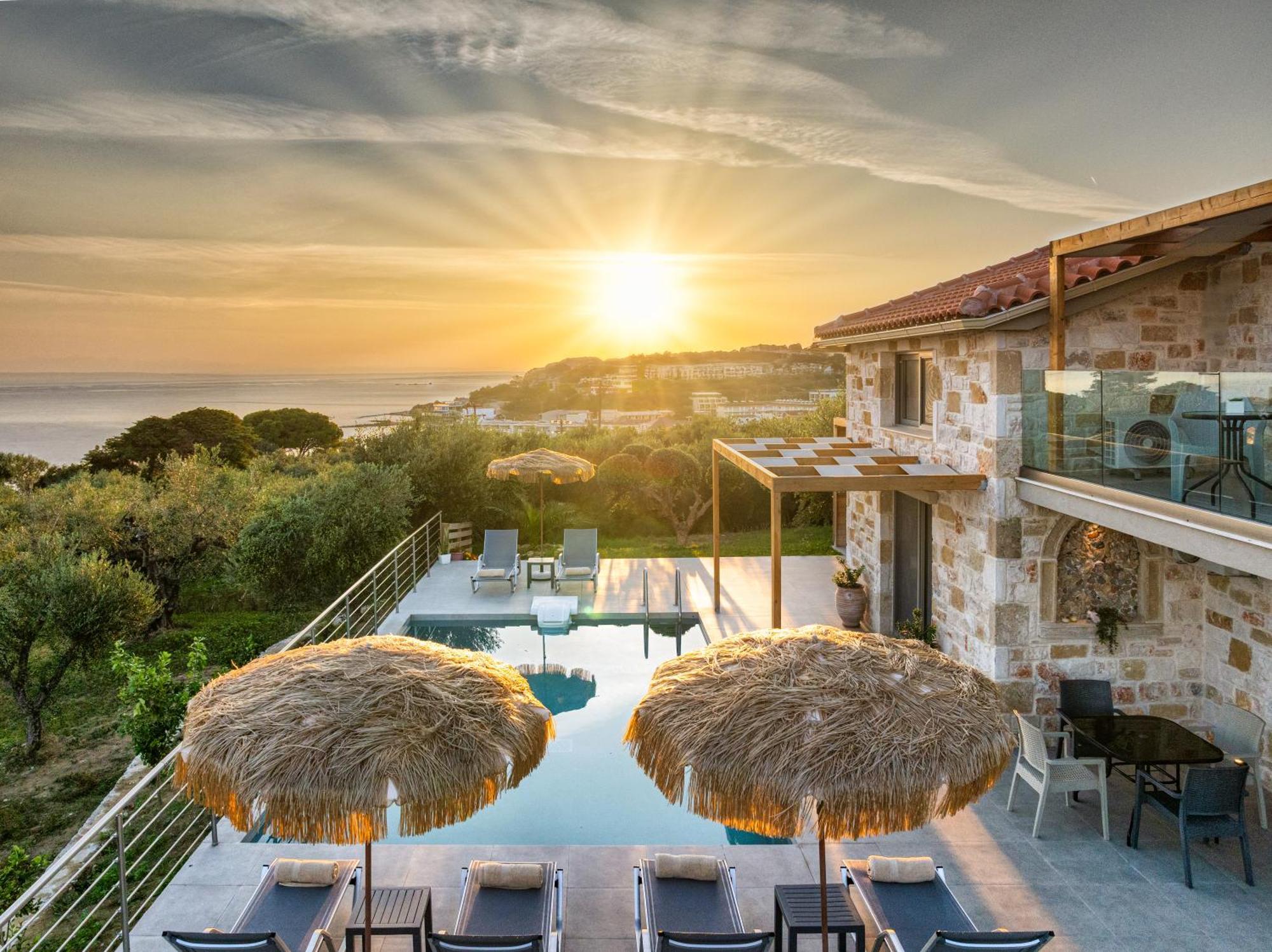 Villa Fellenza - Pool By The Sea With Stunning Sunriseview By Mana Gers Planos