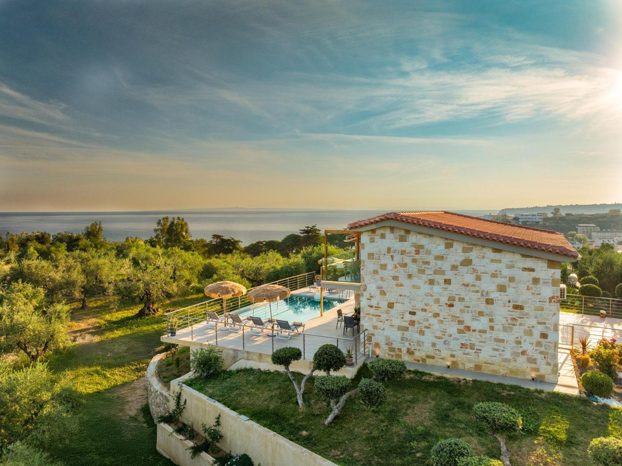 Villa Fellenza - Pool By The Sea With Stunning Sunriseview By Mana Gers